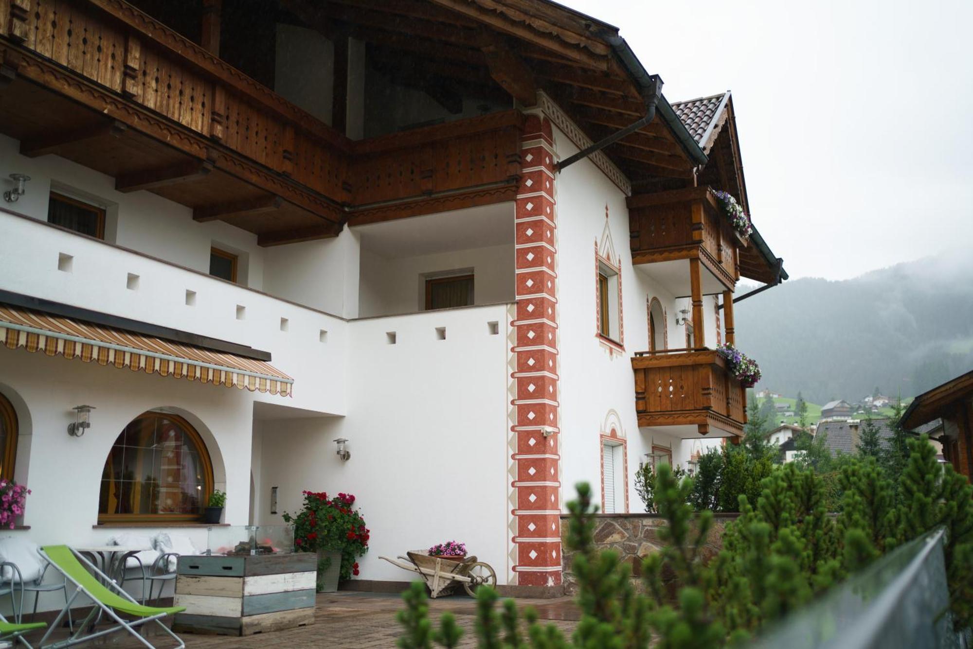 Garni Hotel Belalp Santa Cristina Val Gardena Экстерьер фото